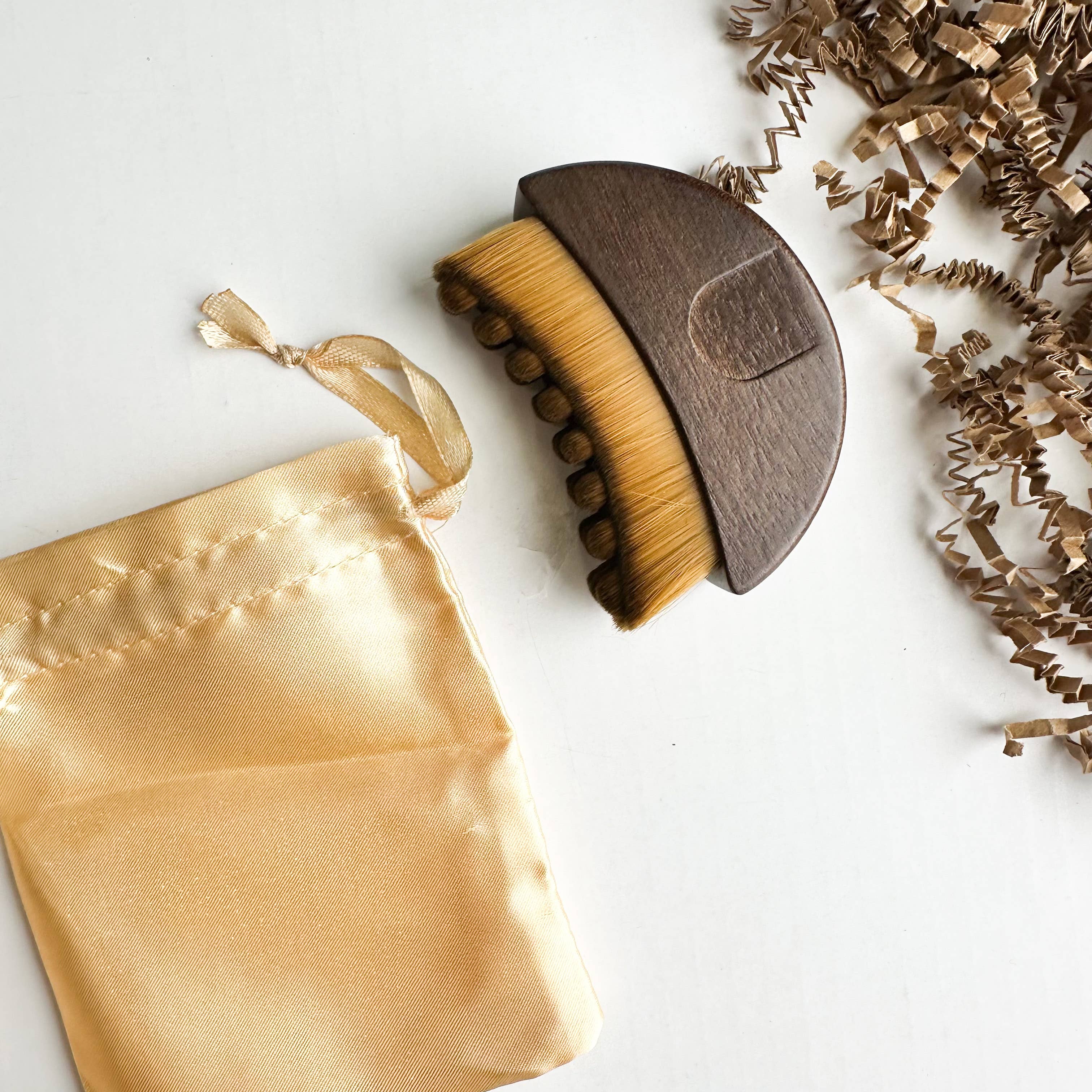 Smile Boutiques - Walnut Dry Facial and Body Brush