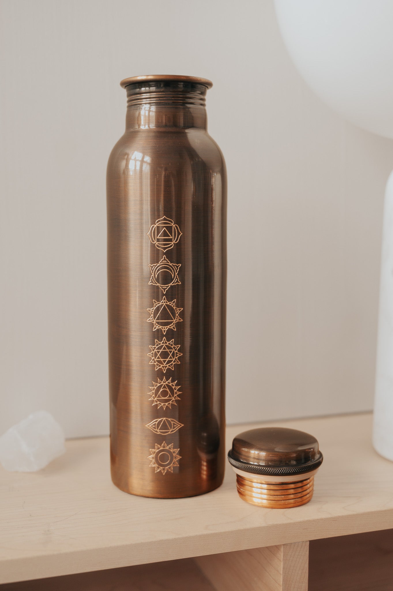Purela Copper Specialist kuparipullo 950ml, antiikkinen ja kauniisti patinoitunut kuparipullo, 7 sakaraa, kuva.