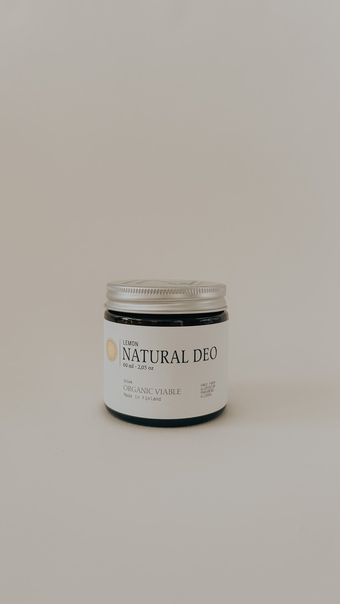 Purela I'M Nordic Eco Natural Deo Lemon 60ml luonnollinen deodoranttipullo, sitrushedelmä tuoksu ja minimalistinen muotoilu.