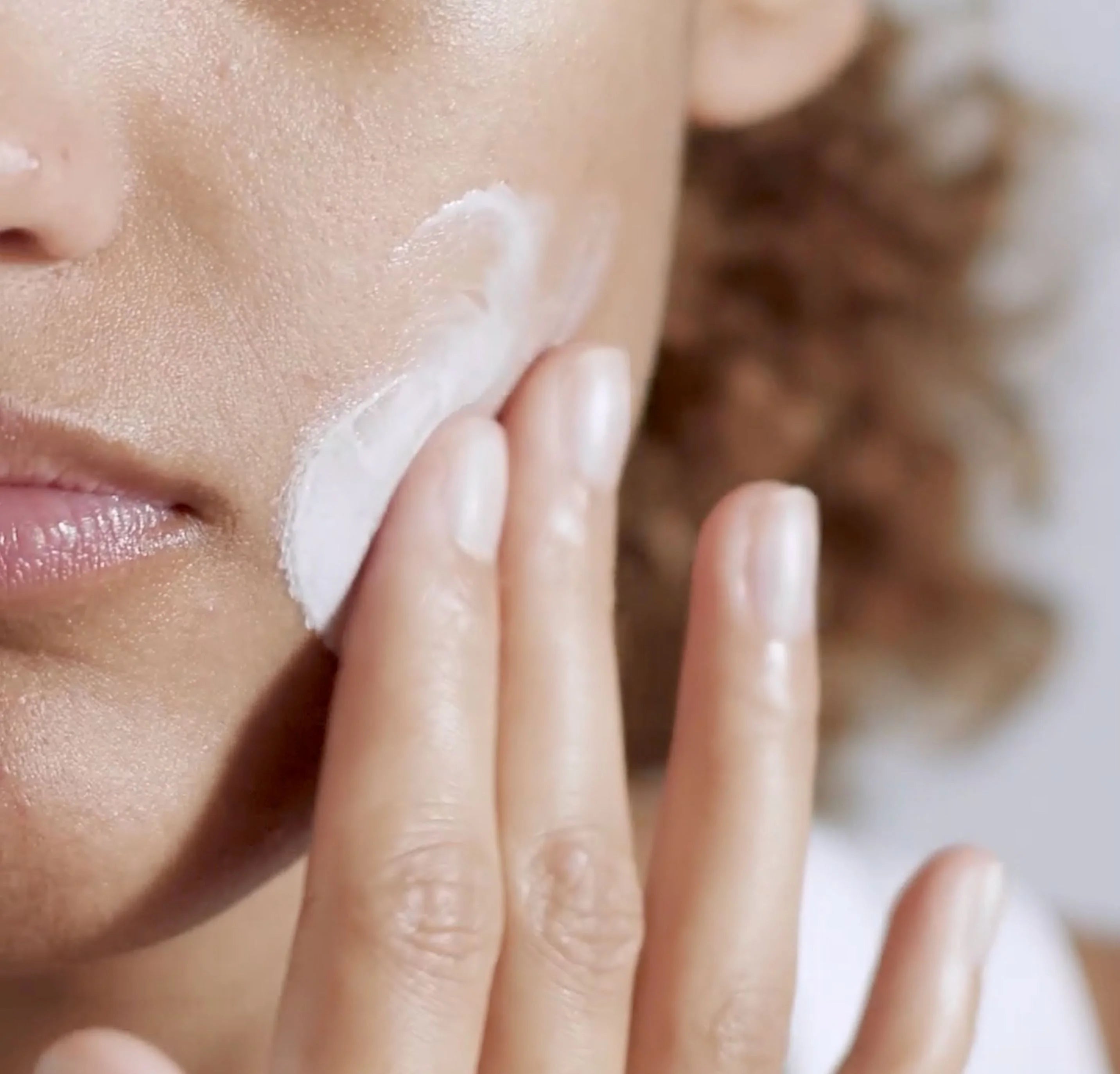 PURELA NUORI Supreme Moisture Mask 50ml kosteuttava kasvohoitonaamio, näkyvissä purkki ja tuotekuva.